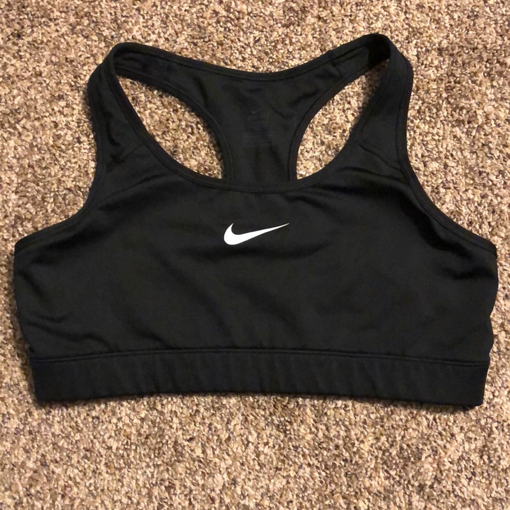NWOT Nike sports bra